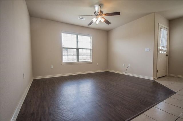 912 Oakwood Lane, Centerton, AR 72719