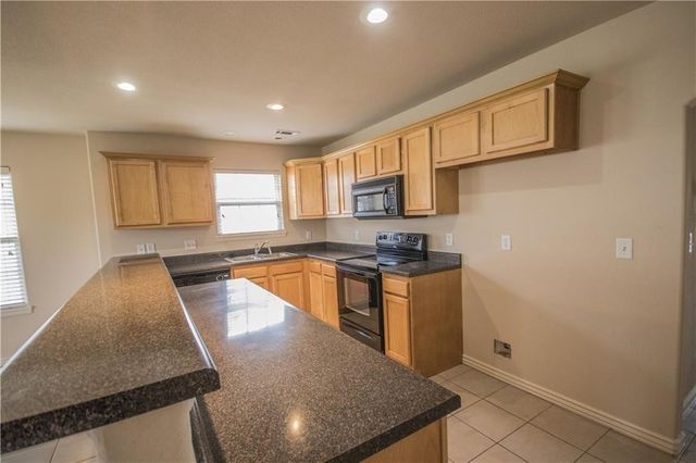 912 Oakwood Lane, Centerton, AR 72719