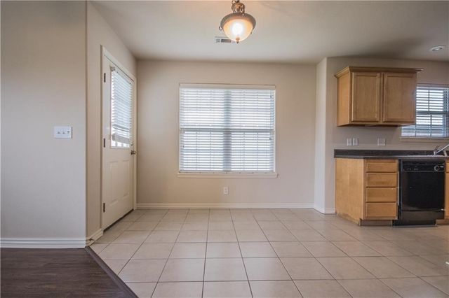 912 Oakwood Lane, Centerton, AR 72719