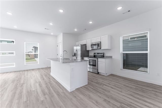 1070 Indiana Avenue, Bentonville, AR 72713