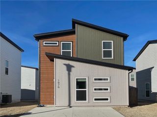 1070 Indiana Avenue, Bentonville, AR 72713