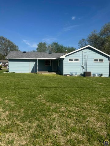 1733 SW Crest DR, Topeka, KS 66604