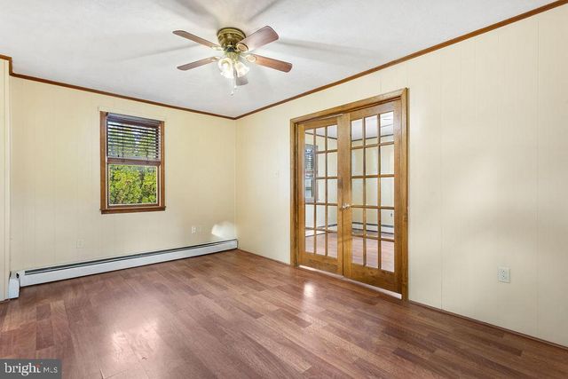 1 N DUKE ST, Dallastown, PA 17313