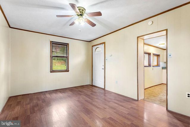 1 N DUKE ST, Dallastown, PA 17313