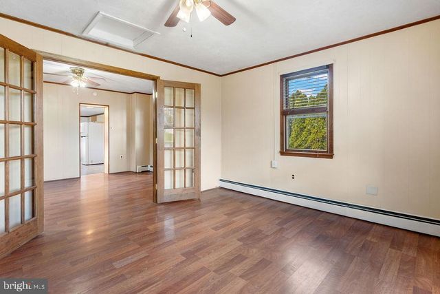 1 N DUKE ST, Dallastown, PA 17313