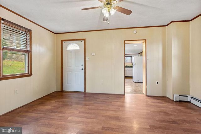 1 N DUKE ST, Dallastown, PA 17313