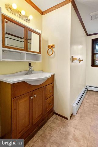 1 N DUKE ST, Dallastown, PA 17313