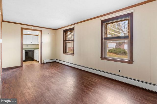 1 N DUKE ST, Dallastown, PA 17313