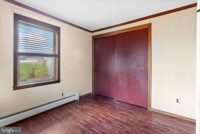 1 N DUKE ST, Dallastown, PA 17313