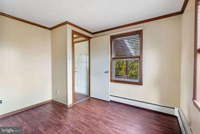 1 N DUKE ST, Dallastown, PA 17313