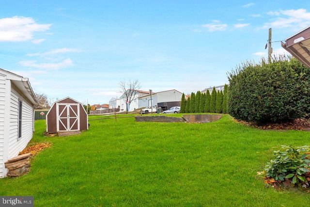 1 N DUKE ST, Dallastown, PA 17313