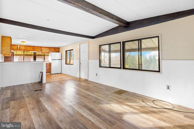 1 N DUKE ST, Dallastown, PA 17313