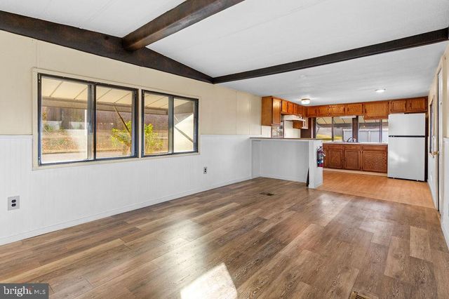 1 N DUKE ST, Dallastown, PA 17313