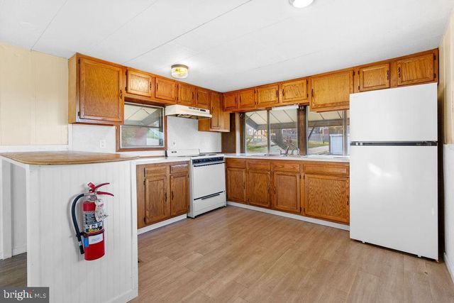 1 N DUKE ST, Dallastown, PA 17313