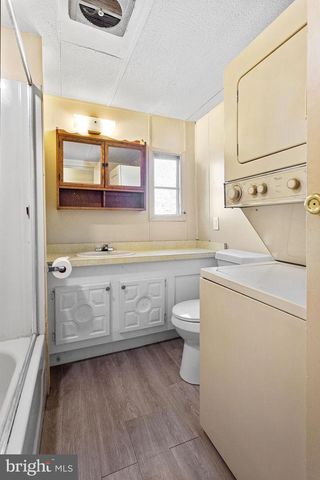 1 N DUKE ST, Dallastown, PA 17313