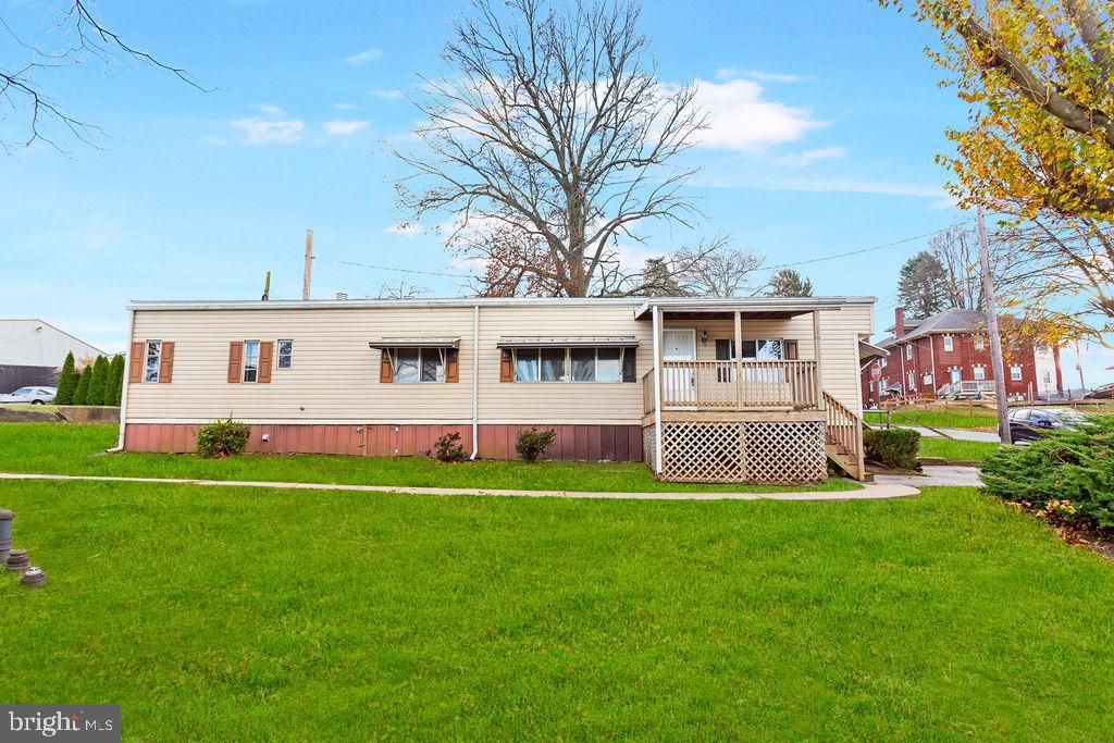 1 N DUKE ST, Dallastown, PA 17313