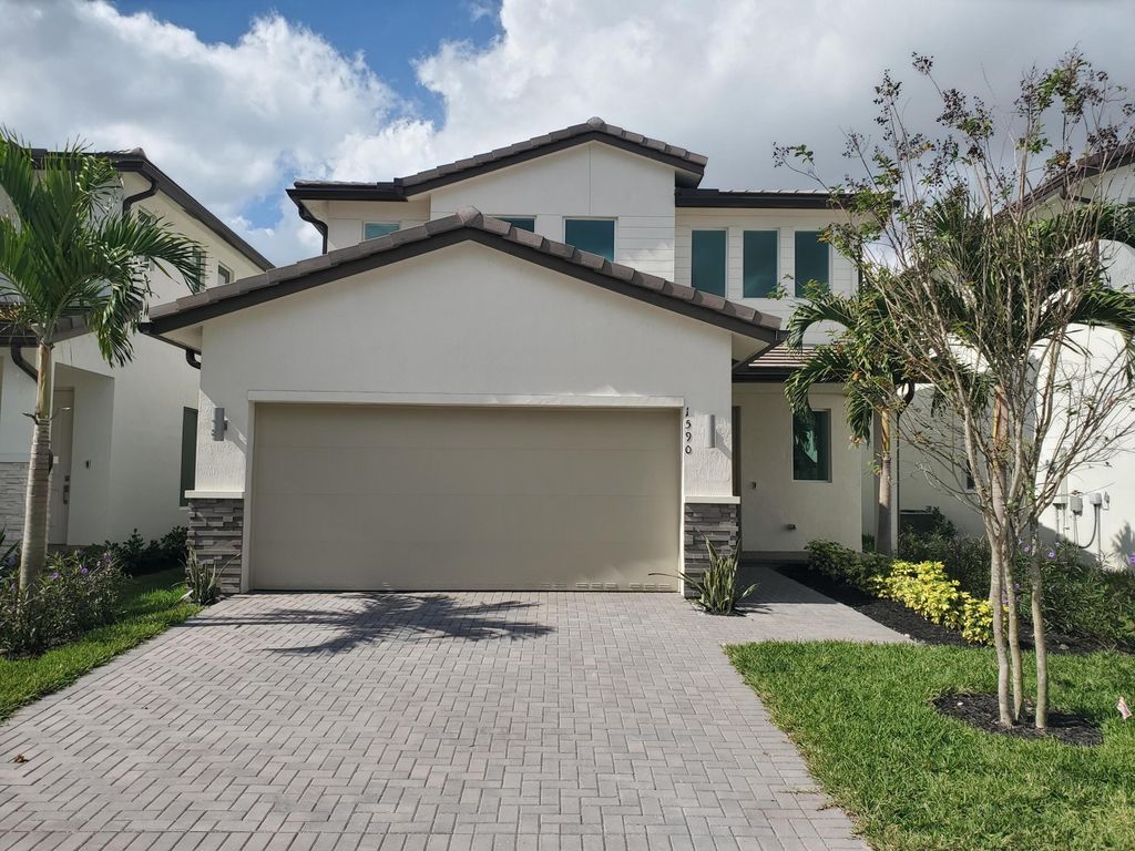 1590 Verawood Lane, Delray Beach, FL 33445