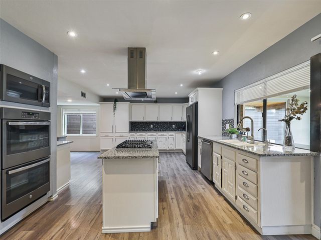 2032 Christie Lane, Carrollton, TX 75007