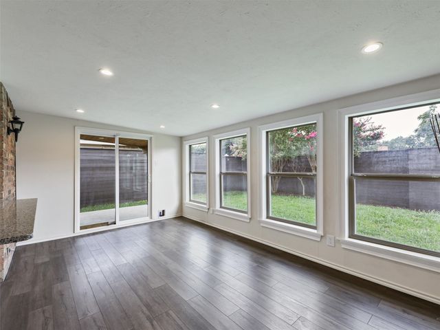 2032 Christie Lane, Carrollton, TX 75007