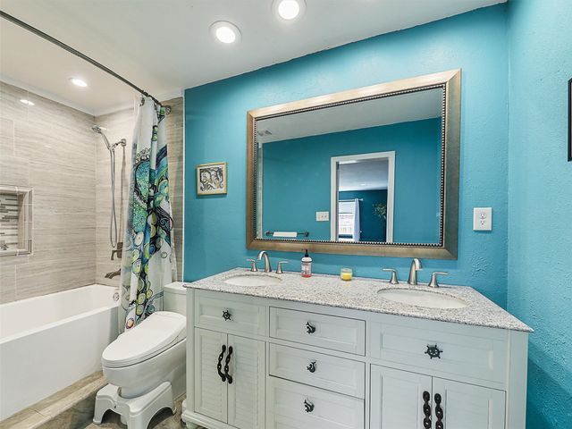 2032 Christie Lane, Carrollton, TX 75007