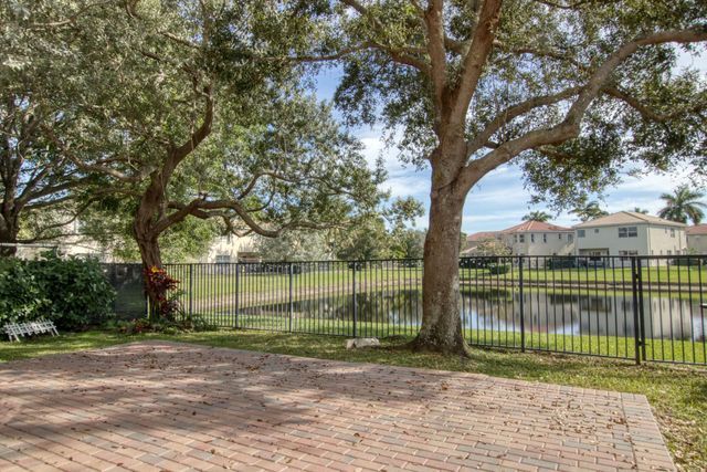 8014 Tangelo Drive, Boynton Beach, FL 33436