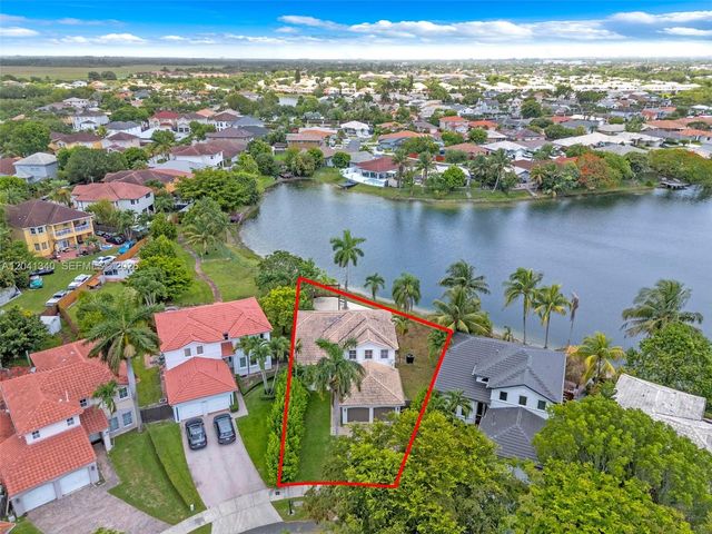 16335 SW 81 St, Miami, FL 33193
