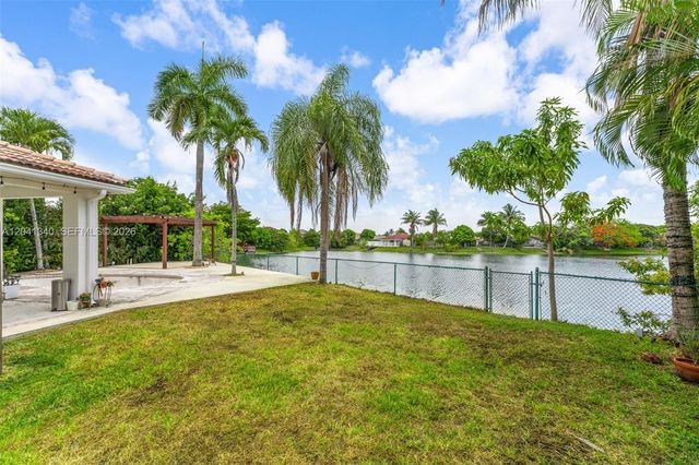16335 SW 81 St, Miami, FL 33193