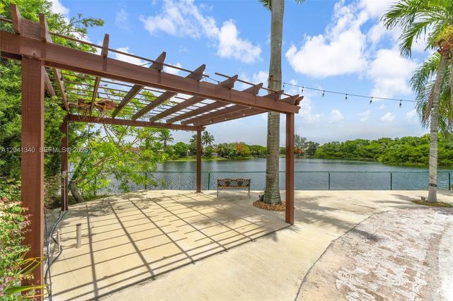 16335 SW 81 St, Miami, FL 33193