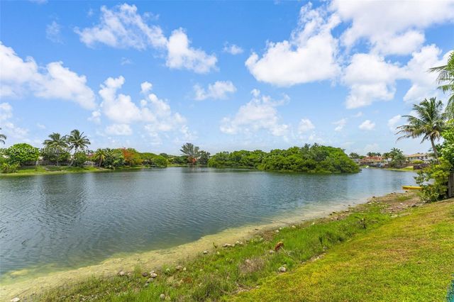 16335 SW 81 St, Miami, FL 33193