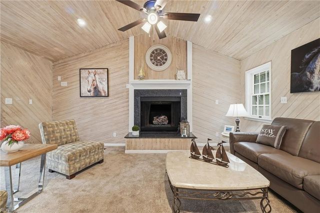 313 King Christian RD, Virginia Beach, VA 23462