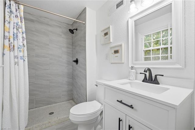 313 King Christian RD, Virginia Beach, VA 23462