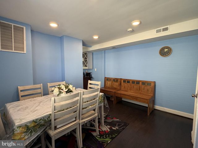 203 SOLLERS POINT RD, Dundalk, MD 21222
