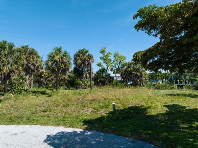 19188 NEW HAVEN COURT, Port Charlotte, FL 33948