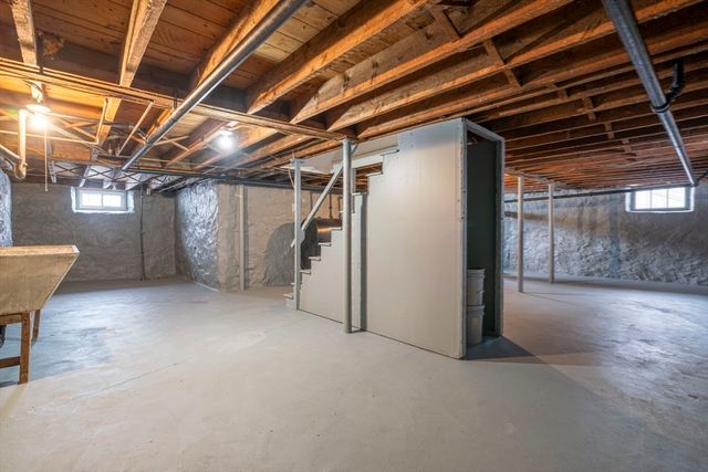 6 Ludington Rd, Worcester, MA 01602