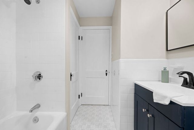 6 Ludington Rd, Worcester, MA 01602