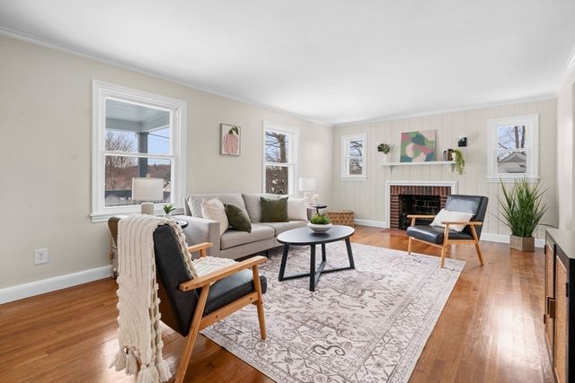 6 Ludington Rd, Worcester, MA 01602