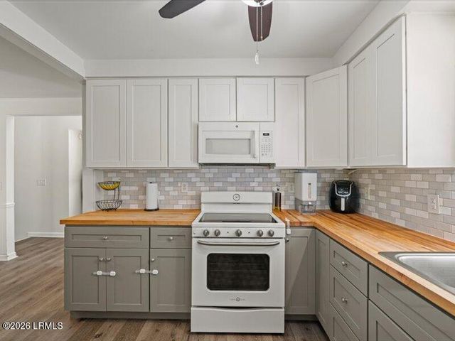 9 Chesterfield Lake Drive, Beaufort, SC 29906