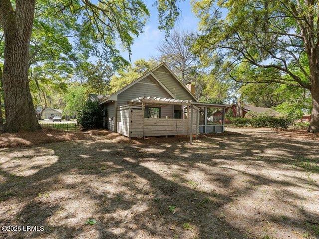9 Chesterfield Lake Drive, Beaufort, SC 29906
