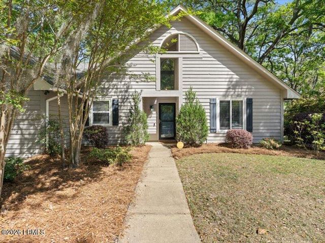 9 Chesterfield Lake Drive, Beaufort, SC 29906