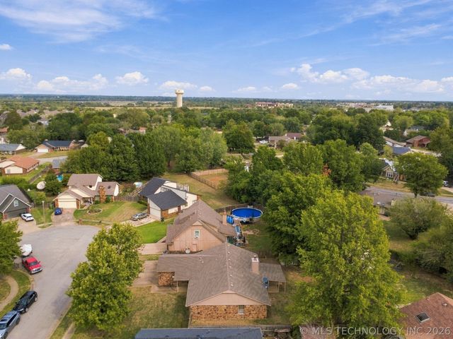 9611 N 107th East Place, Owasso, OK 74055