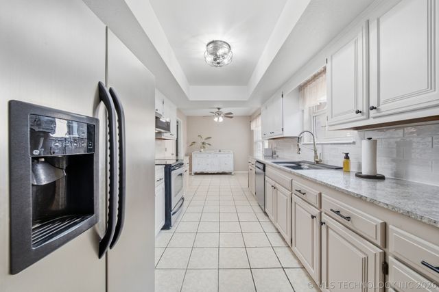 9611 N 107th East Place, Owasso, OK 74055