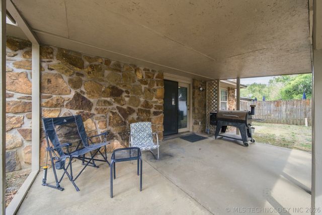 9611 N 107th East Place, Owasso, OK 74055