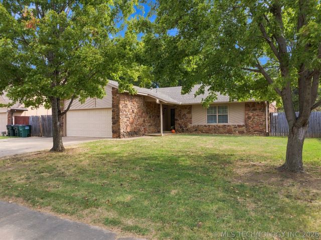 9611 N 107th East Place, Owasso, OK 74055