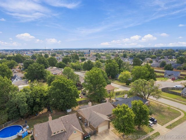9611 N 107th East Place, Owasso, OK 74055
