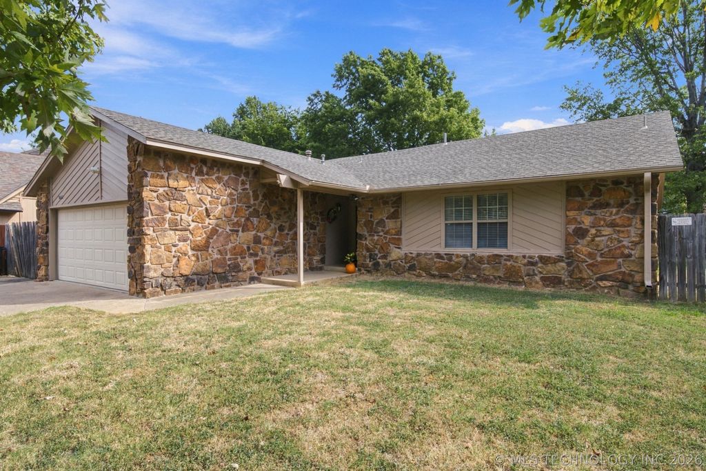 9611 N 107th East Place, Owasso, OK 74055