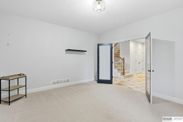 18664 Oregon Circle, Elkhorn, NE 68022