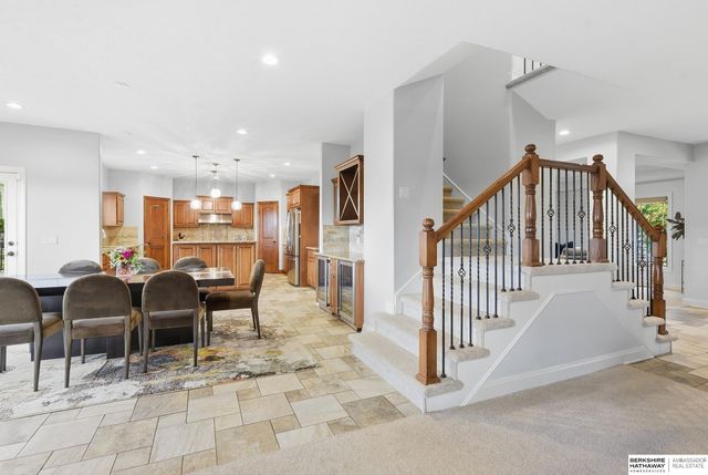 18664 Oregon Circle, Elkhorn, NE 68022