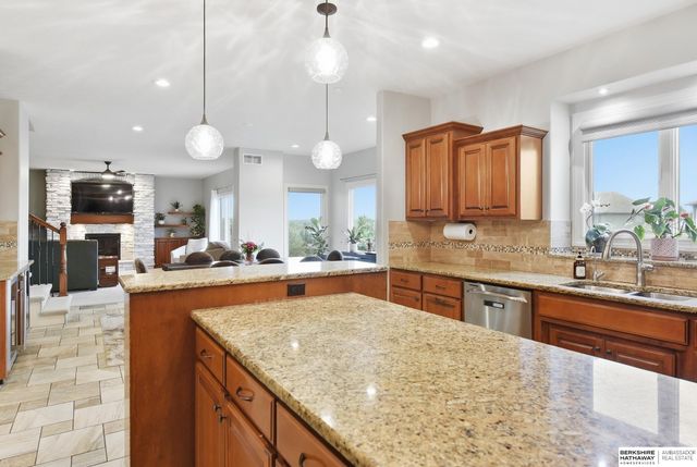 18664 Oregon Circle, Elkhorn, NE 68022