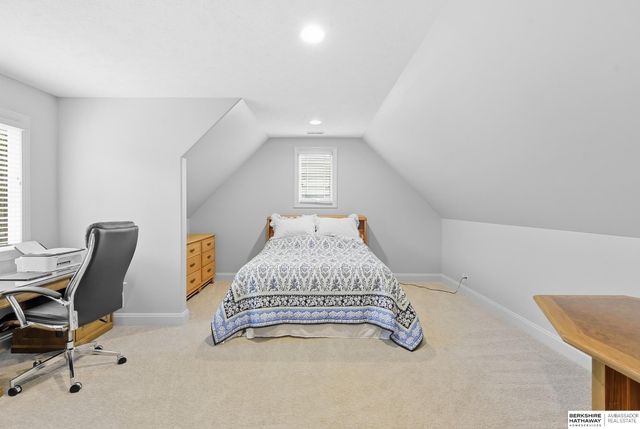 18664 Oregon Circle, Elkhorn, NE 68022