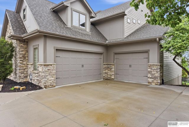 18664 Oregon Circle, Elkhorn, NE 68022